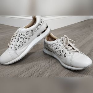 Women's leather shoes - size 7 (37)